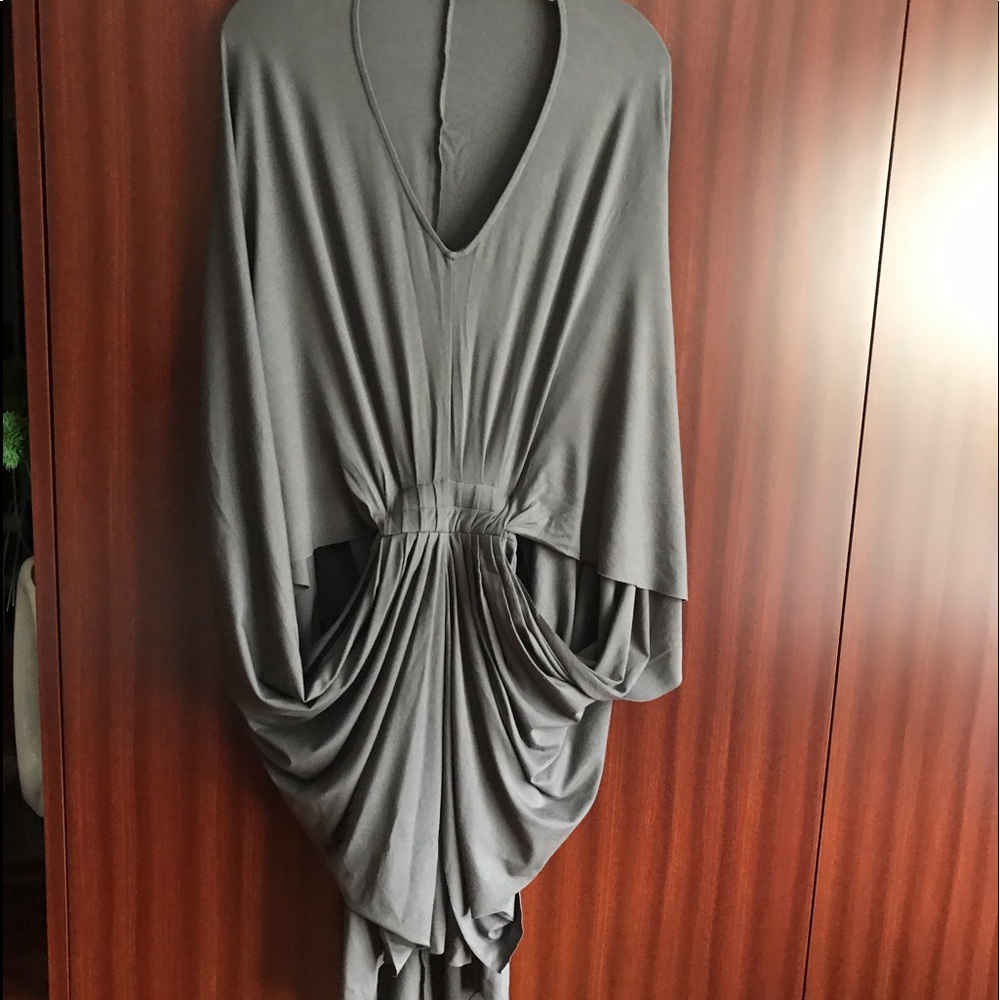 NWOT CUNTHIA STEFFE Unusual style dress M